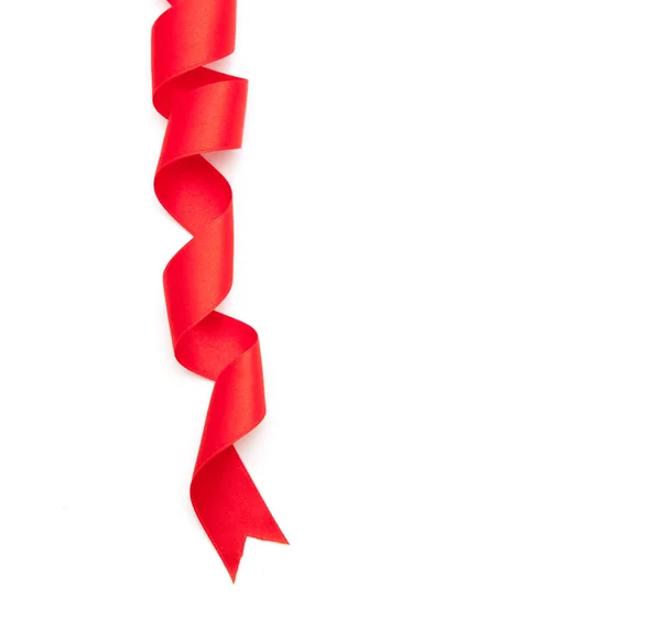 Borda de fita vermelha isolada em branco — Fotografia de Stock