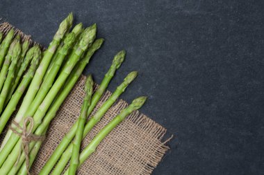 demet kuşkonmaz kayrak üzerine 