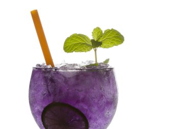 Mor soda kireç kireç beyaz içkiyle kapatın