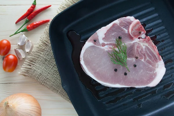 Filete de carne cruda con ingredien — Foto de Stock