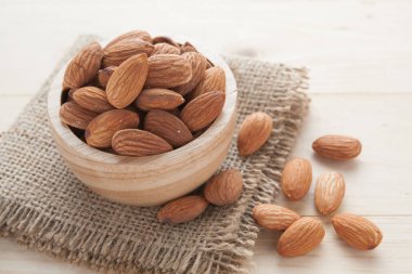 badem ahşap kase gelen grup