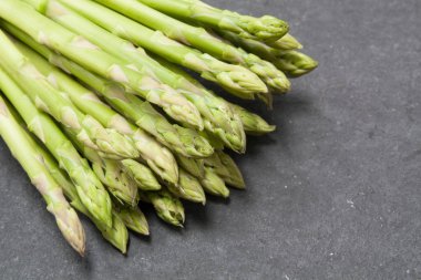 demet kuşkonmaz kayrak üzerine 