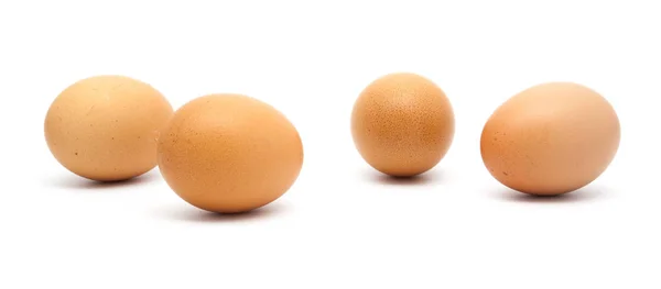 Trzy jaja na białym tle — Zdjęcie stockowe