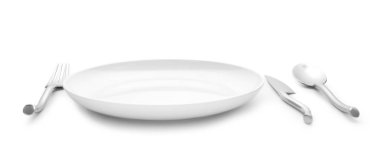  beyaz ayarı plaka bıçak çatal ve kaşık yerleştirin