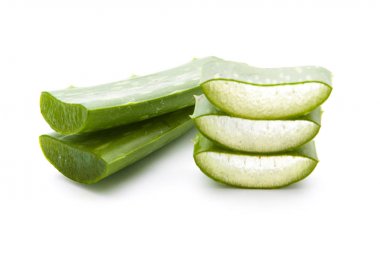 Aloe Vera izole dilimlenmiş 