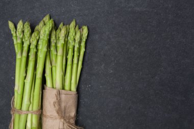 demet kuşkonmaz kayrak üzerine 