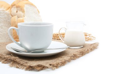 Kahve ve ekmek izole kahvaltı