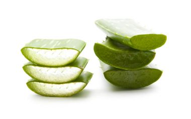 Aloe Vera izole dilimlenmiş 