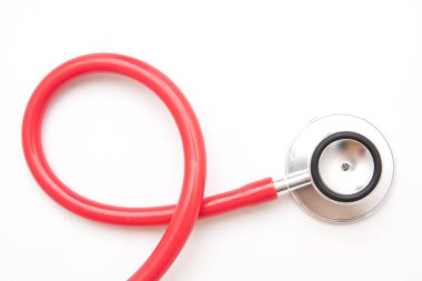 -Kırmızı stetoskop kadar yakın