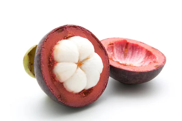 Mangostán reina de las frutas en blanco —  Fotos de Stock