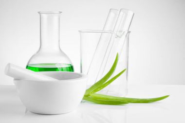 bitkisel ilaç doğal organik ve bilimsel cam ürünleri