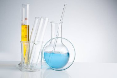 bitkisel ilaç doğal organik ve bilimsel cam ürünleri