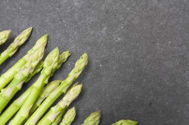 demet kuşkonmaz kayrak üzerine 