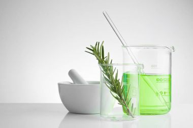 bitkisel ilaç doğal organik ve bilimsel cam ürünleri