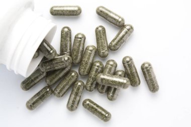 şişe izole ot kapsülü