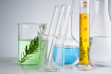 bitkisel ilaç doğal organik ve bilimsel cam ürünleri