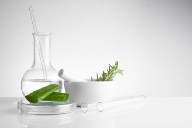 bitkisel ilaç doğal organik ve bilimsel cam ürünleri