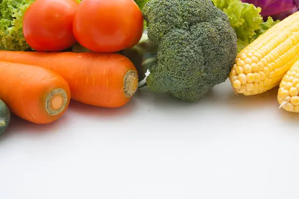 Verduras aisladas sobre fondo blanco — Foto de Stock