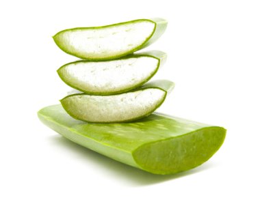 Aloe Vera izole dilimlenmiş 