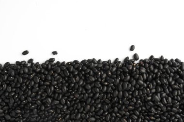 Beyaz üzerine siyah fasulye 