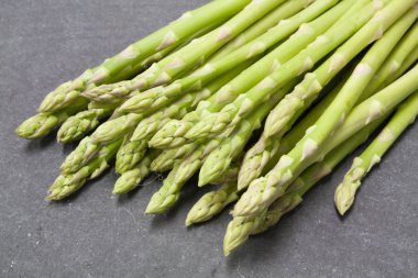 demet kuşkonmaz kayrak üzerine 