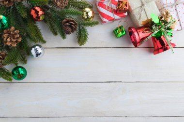 Noel hediye kutusu metin ile mutlu Noeller