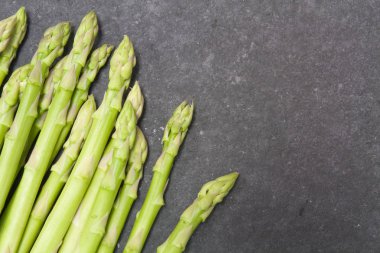 demet kuşkonmaz kayrak üzerine 