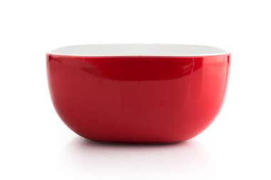 Beyaz izole kırmızı kase 