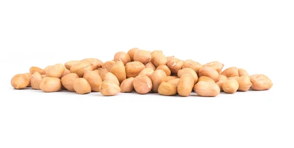 Amendoins grupo isolado em um branco — Fotografia de Stock