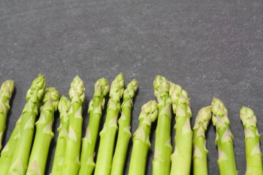 demet kuşkonmaz kayrak üzerine 