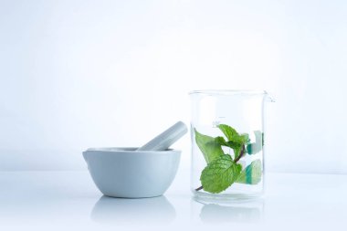 bitkisel ilaç doğal organik ve bilimsel cam ürünleri