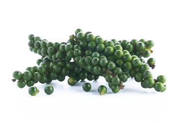 beyaz zemin üzerine taze biber