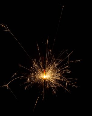 Siyah arkaplanda maytap