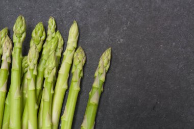 demet kuşkonmaz kayrak üzerine 