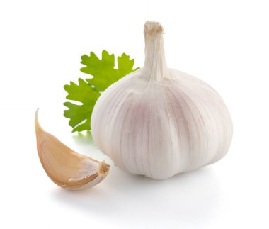 sarımsak izole maydanoz yaprakları ile