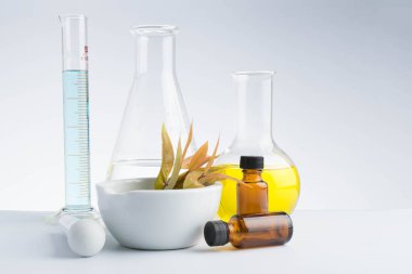 bitkisel ilaç doğal organik ve bilimsel cam ürünleri