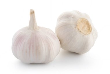 Sarımsak beyaza izole edilmiş 