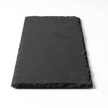 siyah taş plaka üzerinde beyaz izole