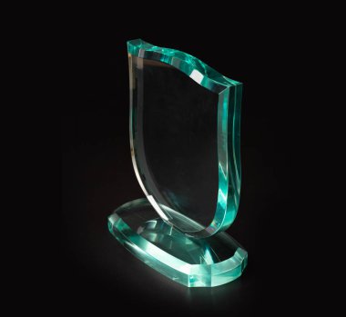 kristal boş ödül siyah üzerine izole