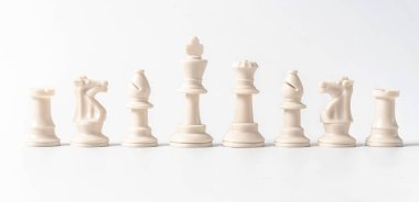 beyaz izole satranç