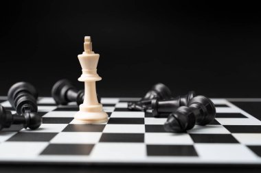 Satranç tahtasını bir arkaplanda ayarla