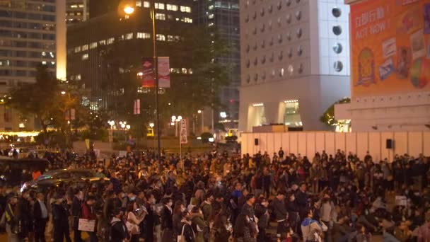 Толпа граждан Гонконга протестует против 4k — стоковое видео
