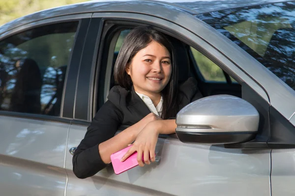 Success businesswoman with her car. — Stock Photo, Image