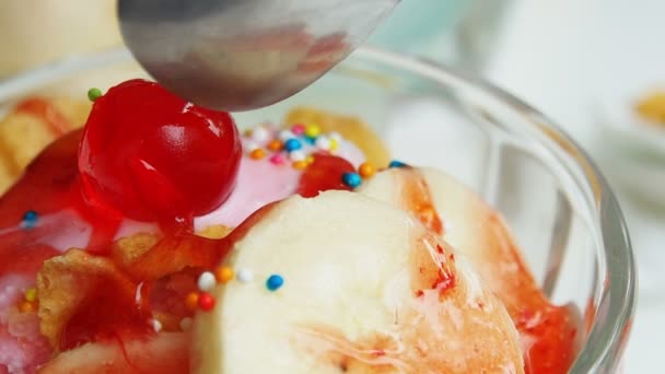 Close up of ice cream being spoon scooped — Stock Video