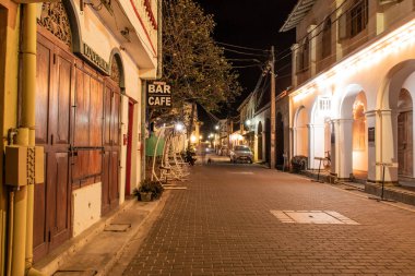 Galle Kalesi 'nde uzun pozlu sokak manzarası