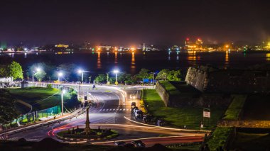 Galle Kalesi 'nin tepesinden çekilmiş, uzun süreli sokak fotoğrafçılığı.