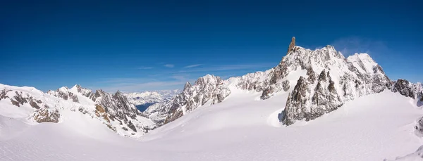 Panorama Snow Covered Glacier Top Mont Blanc Massif Italy France — ストック写真