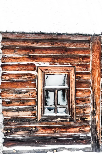 Gefrorene Fenster Einem Jahrhundert Erbauten Traditionellen Russischen Holzhaus Blockhaus — Stockfoto