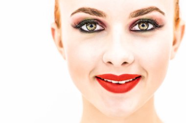 Kadın yakın çekim düz seyir ve gülümseyen