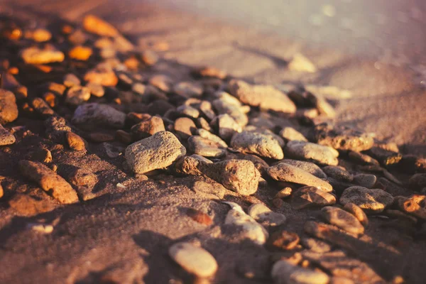 Kameny u moře na slunci — Stock fotografie